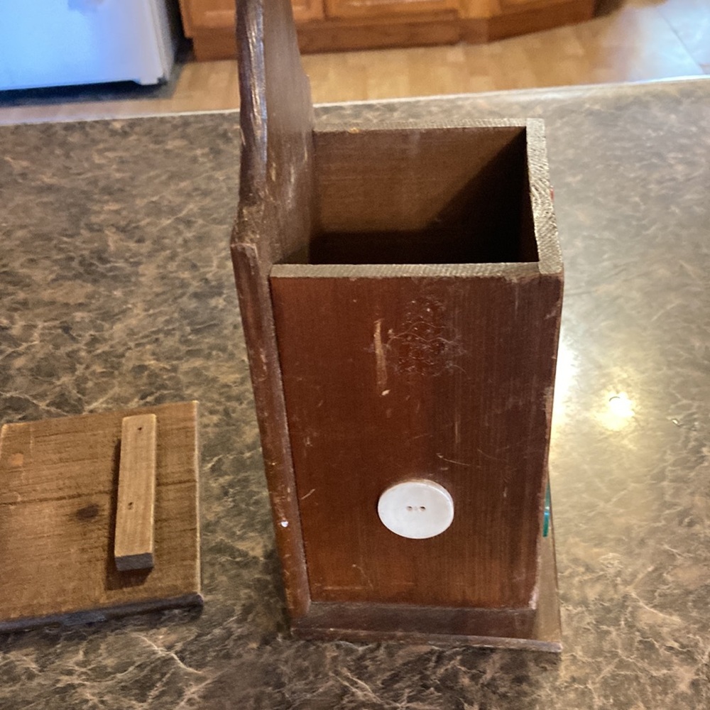 Vintage wooden button box - Picture 7 of 8